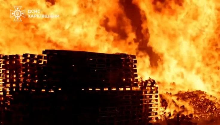 Raid russo su Kharkiv, tra i feriti anche 4 bambini: le immagini dei primi soccorsi