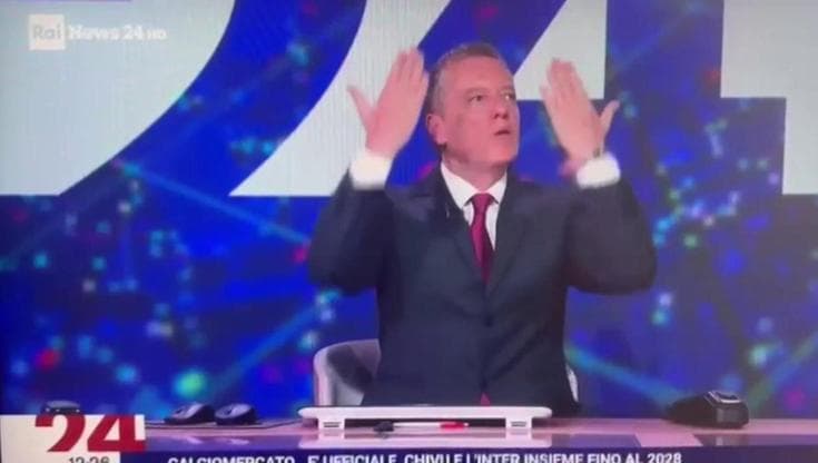Rainews, il conduttore crede di essere fuorionda: la reazione è tutta da vedere