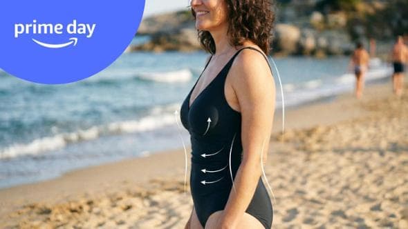 Silhouette perfetta in spiaggia: i costumi interi modellanti in sconto al Prime Day