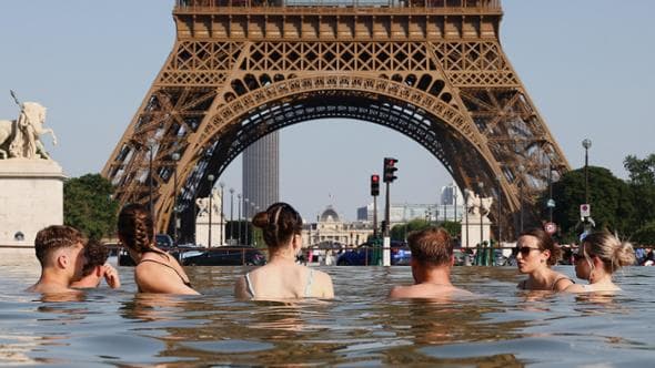Quaranta decessi per annegamento in Francia. Chiusura anticipata per la Tour Eiffel