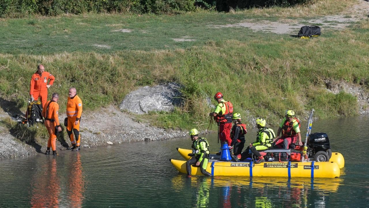 Udine, un tesoro nel torrente: trovata una cassaforte piena di gioielli e orologi